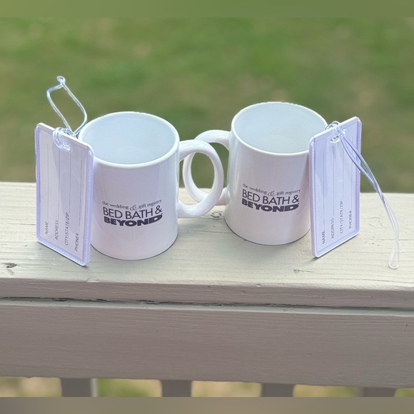 Set of Two coffee cups with two matching luggage tags - Picture 7 of 11
